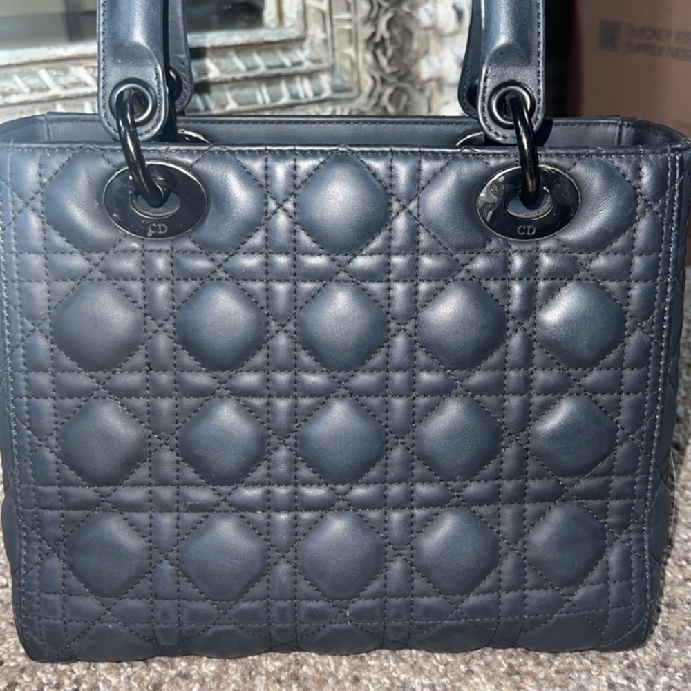 Lady Dior Ultra Matte Black Medium - Picture 6 of 6